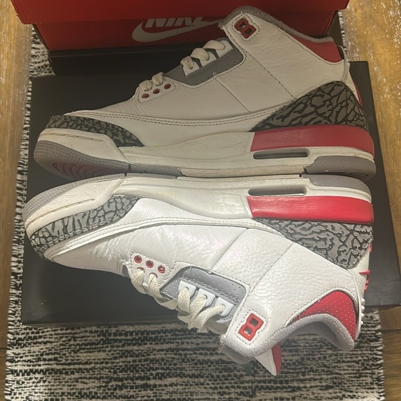 Air Jordan 3 Retro GS white/fire red/black cement size 6Y EUC with box - Picture 5 of 7